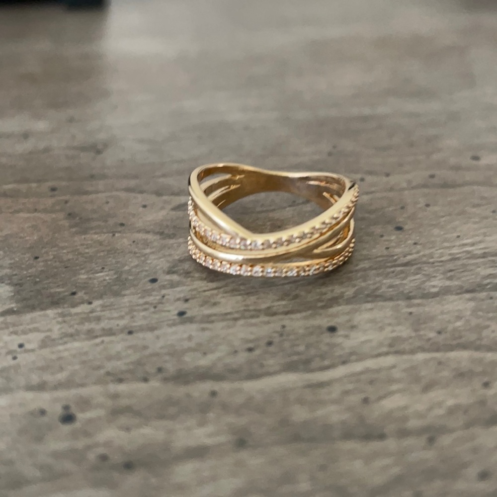 Express Gold Ring - Picture 4 of 12